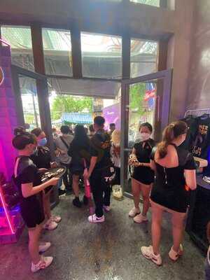 On The Radio - Live Music Bar