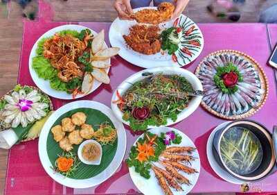 Nhà Hàng Biển Lớn