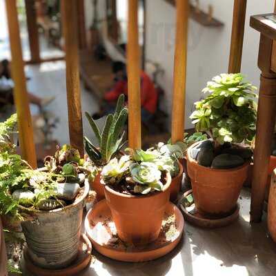 Dâu Ngọt Café 'n' Souvenir