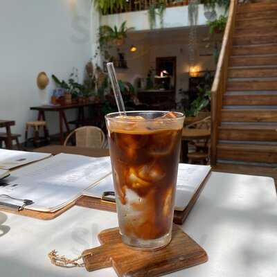 Dâu Ngọt Café 'n' Souvenir