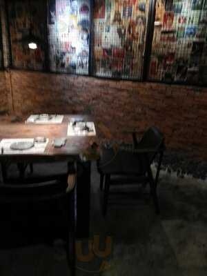 Yen Sushi & Sake Pub