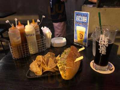 Tê Tê & Phê Quán