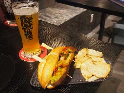 Tê Tê & Phê Quán