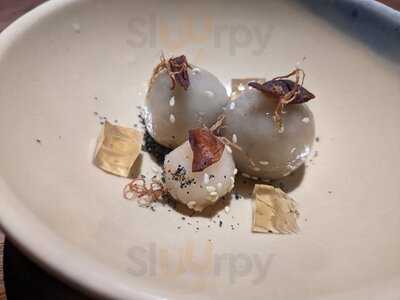 Hum Vegetarian, Lounge & Restaurant