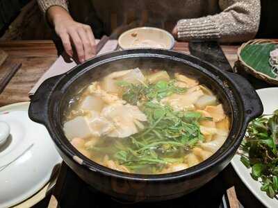 Hum Vegetarian, Lounge & Restaurant