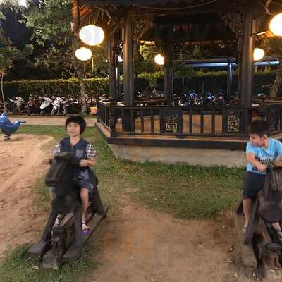 Nhà Hàng Bến Xưa