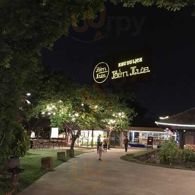 Nhà Hàng Bến Xưa