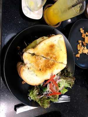 Journeys Sandwich Cafe - Backpacker District