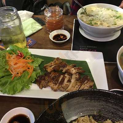 Nhà Hàng Đào Place