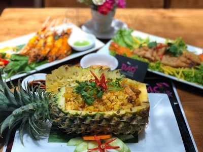 Nhà Hàng Đào Place