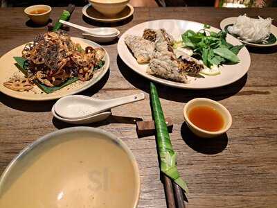 Hum, Cafe & Restaurant