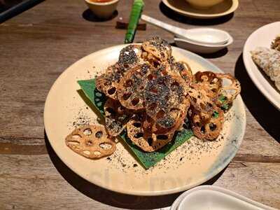 Hum, Cafe & Restaurant