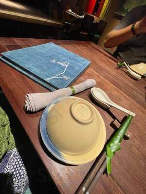 Hum, Cafe & Restaurant