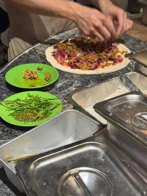 Pizza 4p's Le Thanh Ton