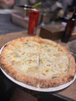 Pizza 4p's Le Thanh Ton