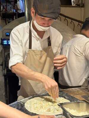 Pizza 4p's Le Thanh Ton