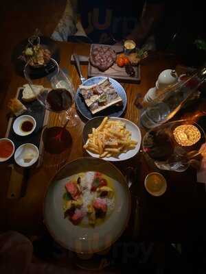 Social Club Restaurant & Bar