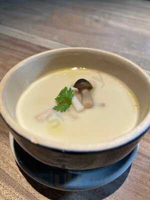 Hum, Garden & Restaurant