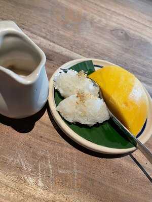 Hum, Garden & Restaurant