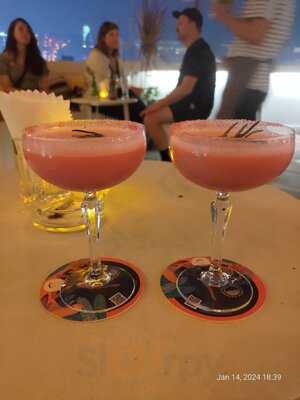 Banana Mama Rooftop & Kitchen