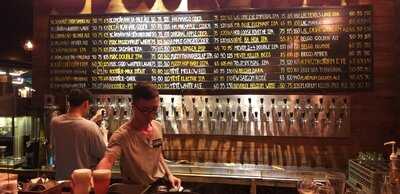 Quán Biacraft Artisan Ales - Lê Ngoô Cát