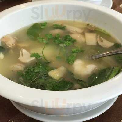 Nhà Hàng Con Voi Vàng