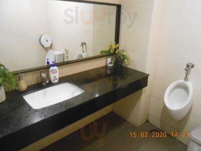 Rue Lamblot Restaurant & Cafe