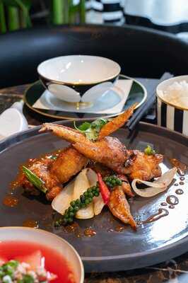 Thái Công Café & Champagne Lounge