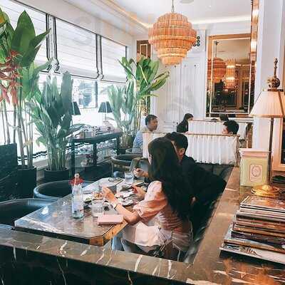 Thái Công Café & Champagne Lounge