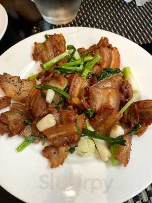 Nhà Hàng Ngói Đỏ