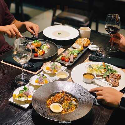 La Grupa Steak & Seafood