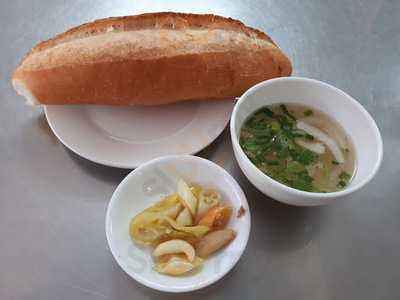 Quán Bánh Mì Bà Con