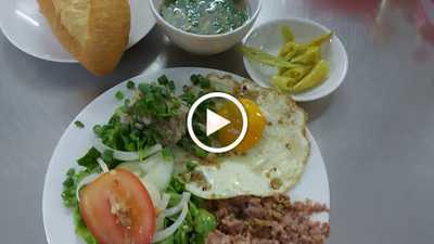 Quán Bánh Mì Bà Con