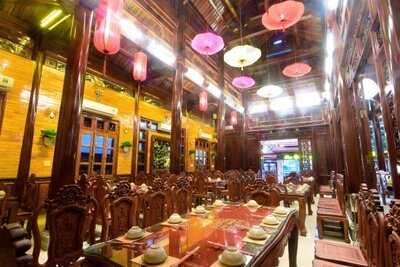 Nhà Hàng Hoàng Gia