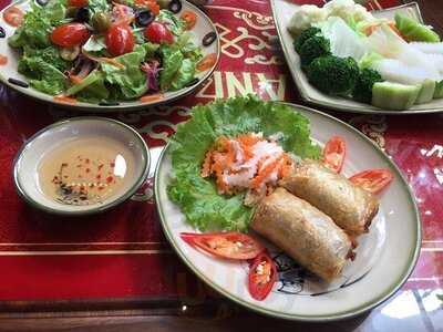 Nhà Hàng Hoàng Gia