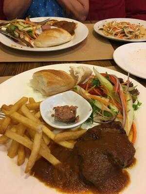 Bêtô Bistro And Tealounge