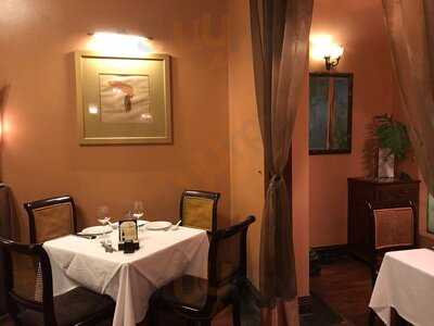 Nhà Hàng Lá Lúa