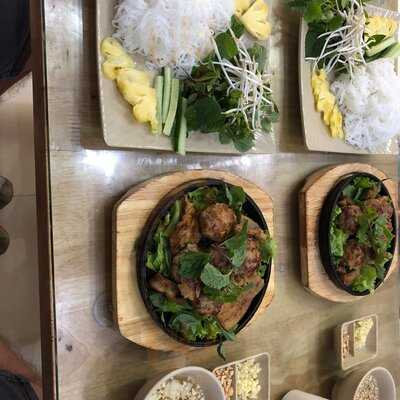 Nhà Hàng Giang Nam