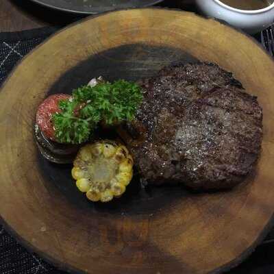 Inter Nos Dining & Grill Restaurant