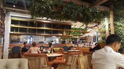 Ember Bistro - Cafe & Restaurant -