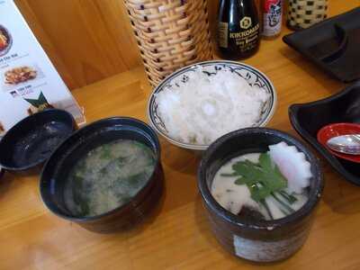 Nhà Hàng Sushi Nhí