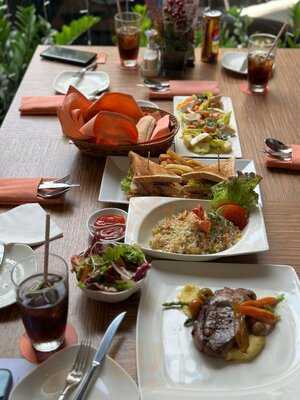 Chit Chat At The Café