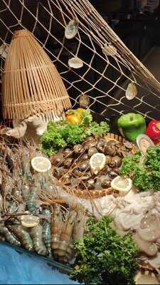 Chit Chat At The Café