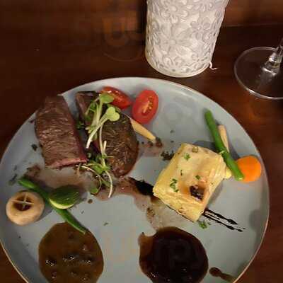 Essie Tearoom And Bistro