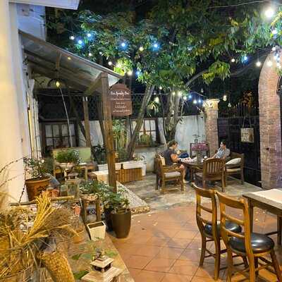 Essie Tearoom And Bistro