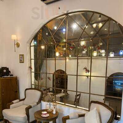 Essie Tearoom And Bistro