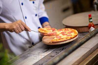 Little Charm Restaurant