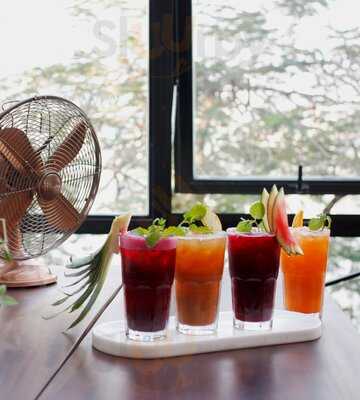 Pingpong Cafe & Decor