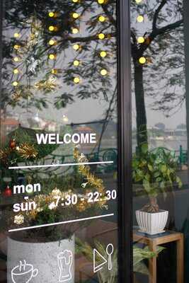 Pingpong Cafe & Decor