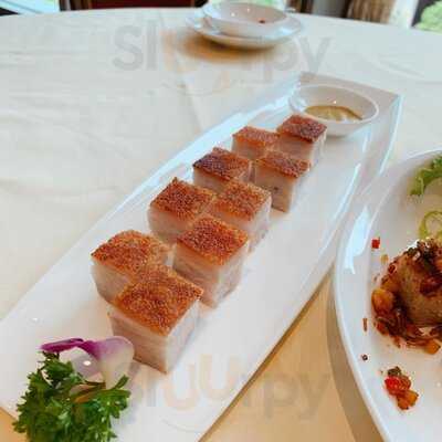 Long Trieu (the Royal Pavilion)